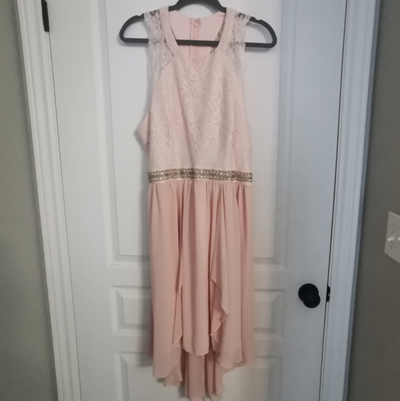 le chateau lace & crepe high low cocktail dress - Picture 2 of 8